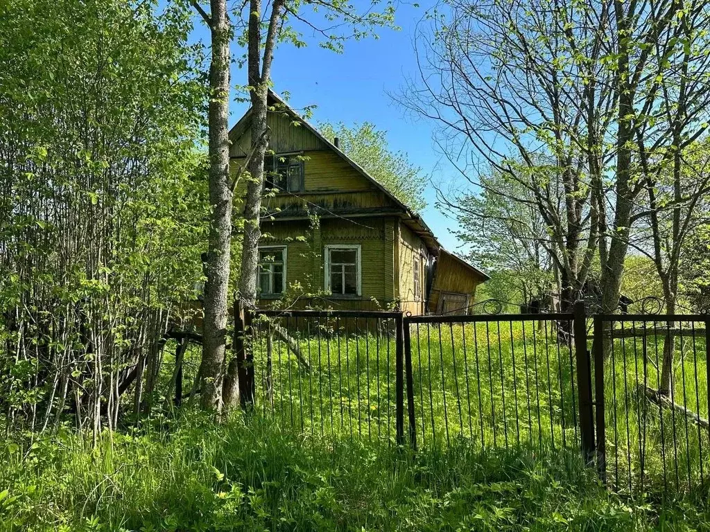 Дом в Ленинградская область, Лужский район, Толмачевское городское ... - Фото 1