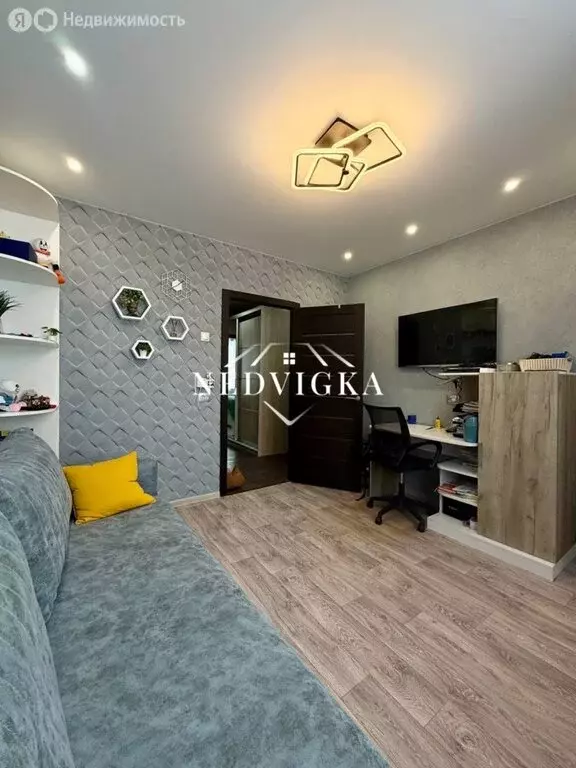 3-комнатная квартира: Мирный, улица Солдатова, 3 (65.7 м) - Фото 1