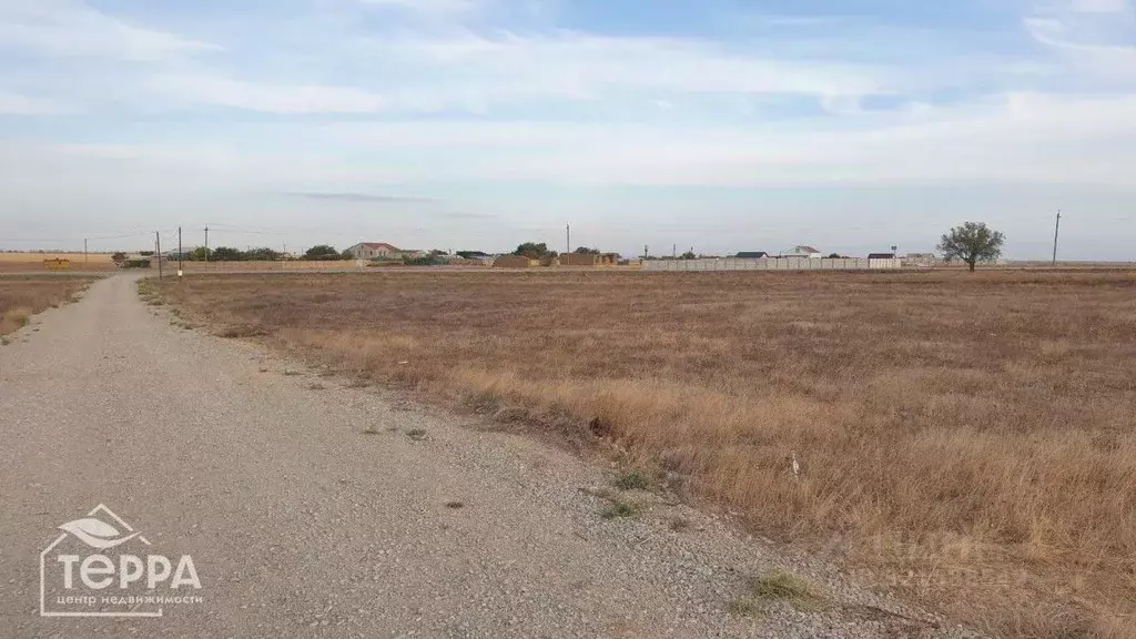 Участок в Крым, Сакский район, Суворовское с/пос, с. Победное ул. 65 ... - Фото 2