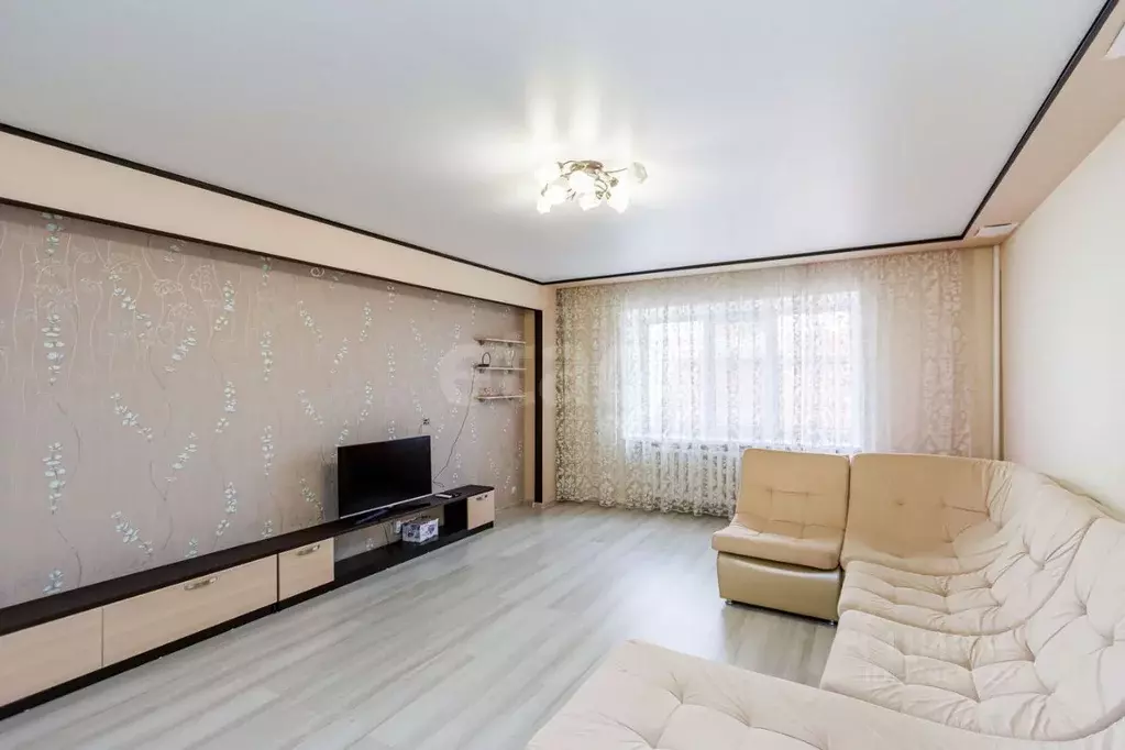 3-к кв. Тюменская область, Тюмень ул. Мельникайте, 136к1 (100.6 м) - Фото 1