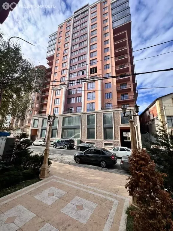 4-комнатная квартира: Махачкала, проспект Петра I, 95 (175 м) - Фото 1