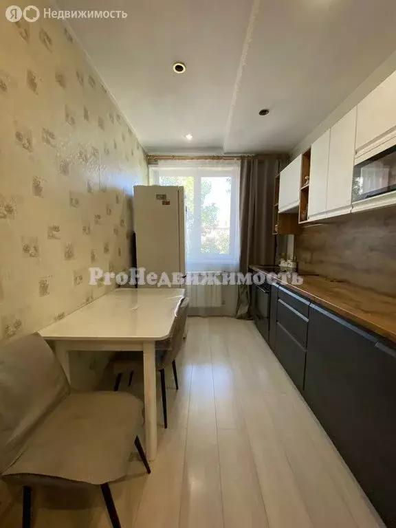 3-комнатная квартира: Кызыл, улица Калинина, 14 (67.6 м) - Фото 1