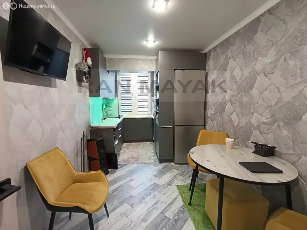 3-комнатная квартира: Тульский, улица Танюкова, 2А (58 м) - Фото 0
