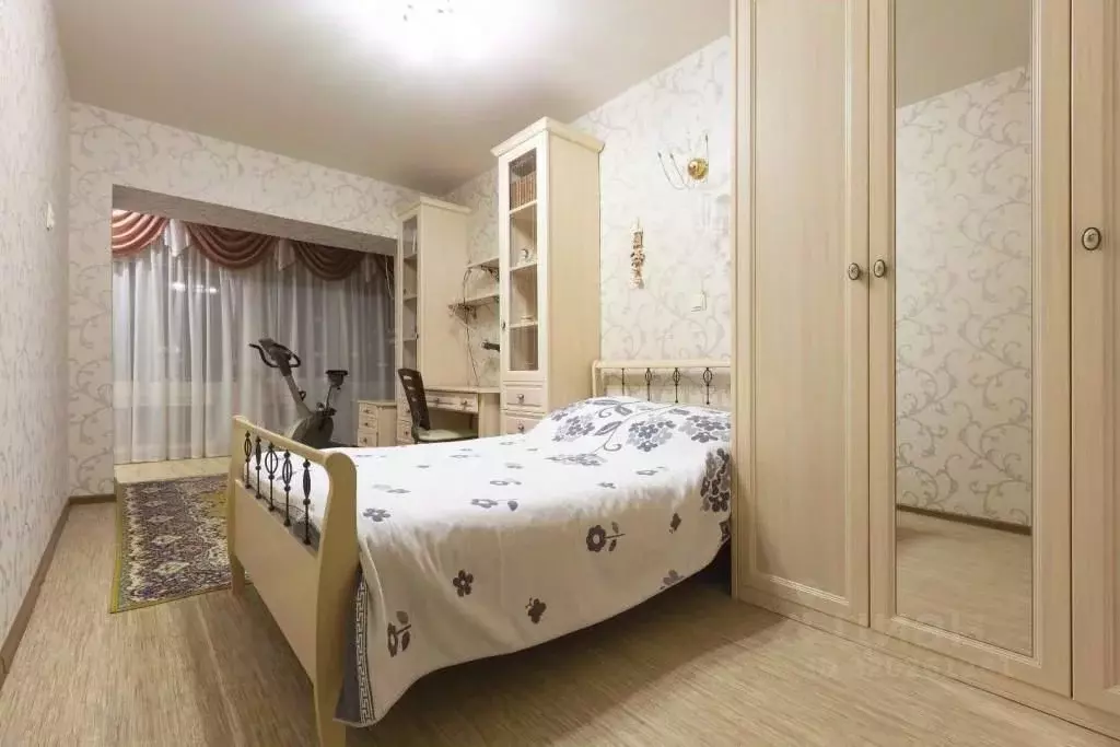 3-к кв. Астраханская область, Астрахань пер. Островского, 22 (120.0 м) - Фото 0