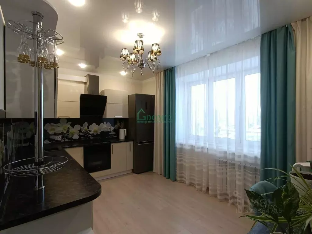 3-к кв. Тюменская область, Тобольск 3-й мкр, 32 (111.4 м) - Фото 2