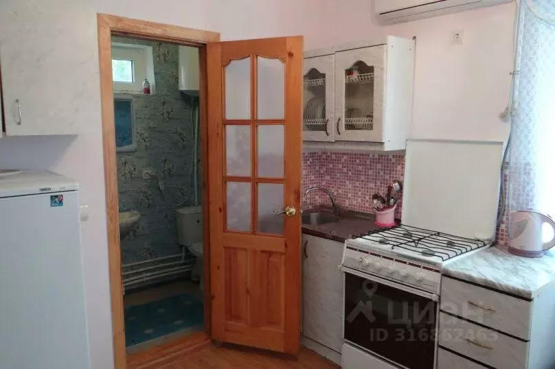 Дом в Краснодарский край, Ейск Октябрьская ул., 123 (40 м) - Фото 1