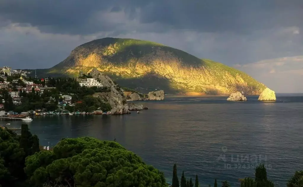 Дом в Крым, Ялта муниципальный округ, Гурзуф пгт ул. 9 Мая (1450 м) - Фото 1