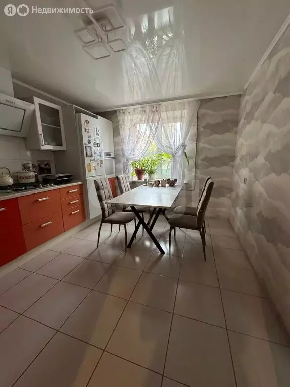 3-комнатная квартира: Энгельс, Харьковская улица, 10 (75.8 м) - Фото 1