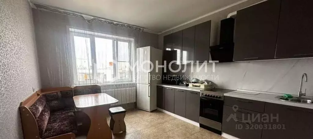 2-к кв. Белгородская область, Старый Оскол Степной мкр, 32 (65.0 м) - Фото 0
