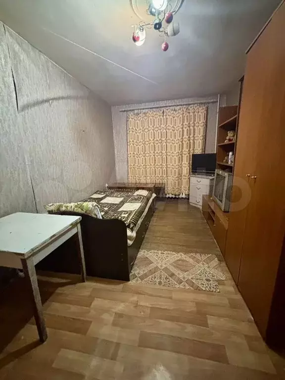 Комната 18 м в 3-к., 1/5 эт. - Фото 1