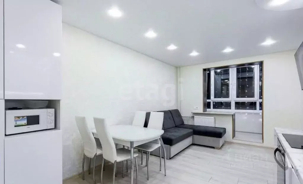 3-к кв. Кировская область, Киров ул. Анжелия Михеева, 16 (70.5 м) - Фото 1