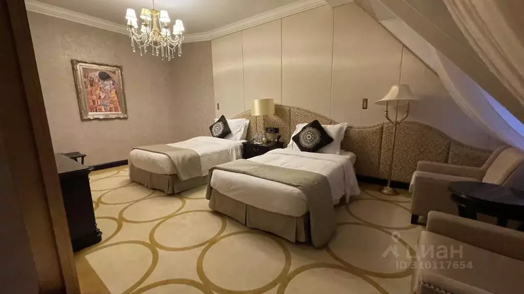 Комната Москва Никольская ул., 12 (35.0 м) - Фото 1