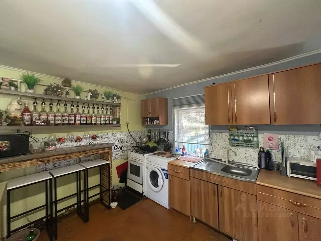 Дом в Оренбургская область, пос. Переволоцкий ул. Набережная, 16 (71 ... - Фото 1