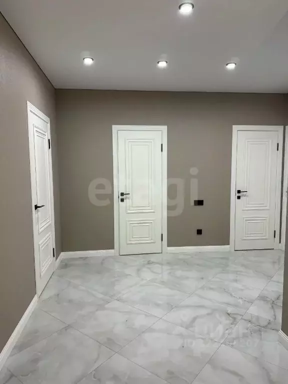 3-к кв. Северная Осетия, Владикавказ ул. Астана Кесаева, 48Дк1 (95.0 ... - Фото 1