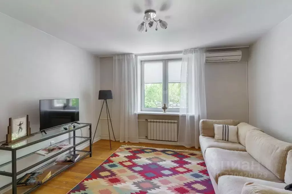 2-к кв. Тюменская область, Тюмень ул. Республики, 58 (55.0 м) - Фото 2