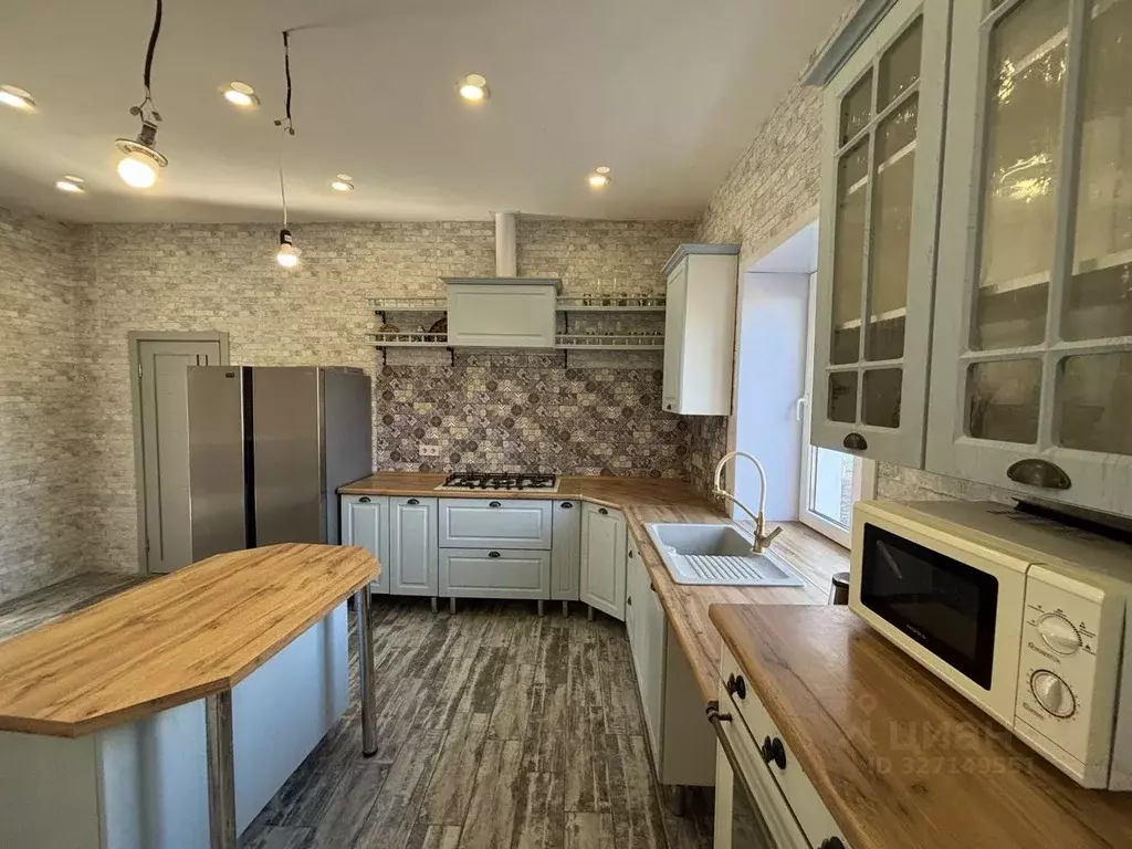 Коттедж в Астраханская область, Астрахань Карачинская ул., 15 (193 м) - Фото 2