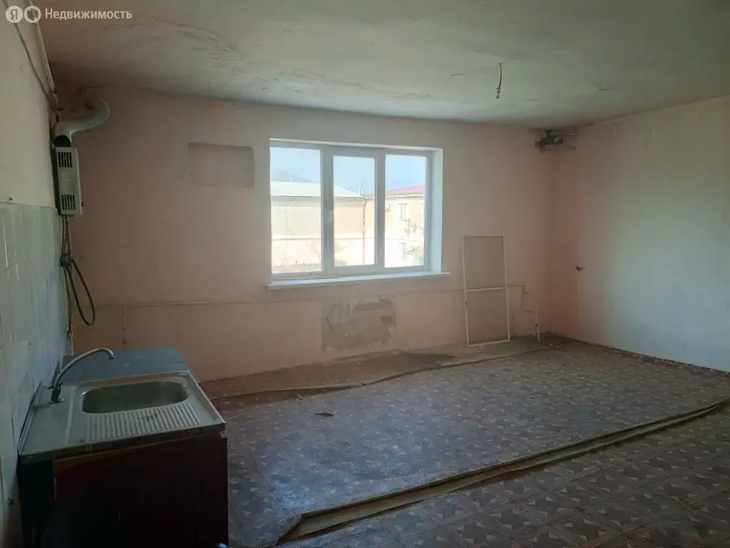 3-комнатная квартира: Каспийск, Кирпичный район, Индустриальная улица, ... - Фото 2