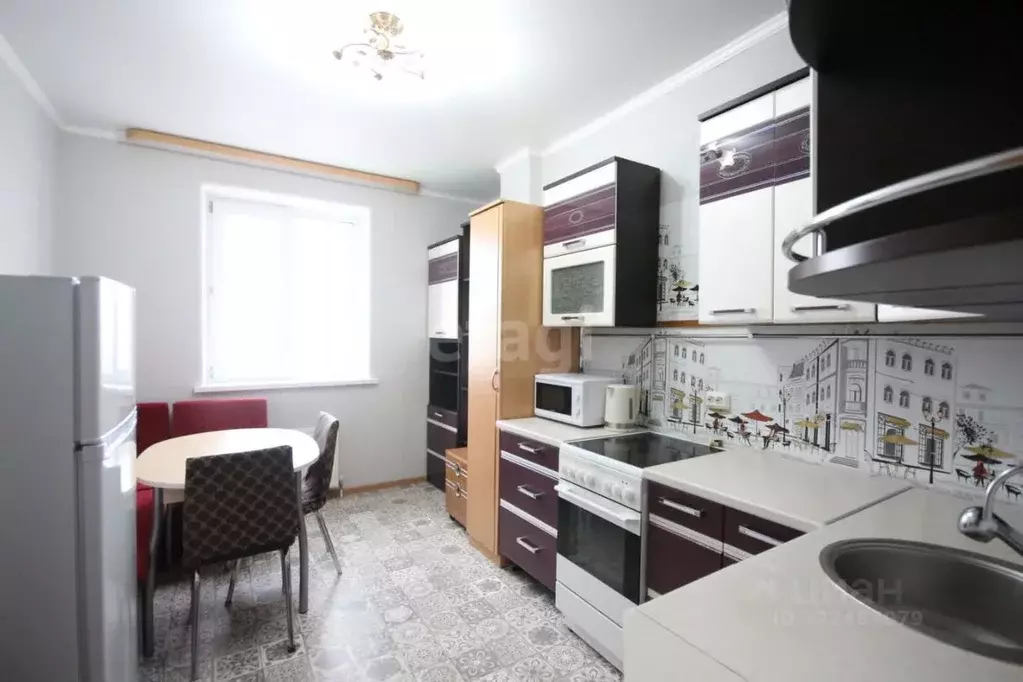 3-к кв. Ямало-Ненецкий АО, Новый Уренгой Сибирская ул., 85 (72.1 м) - Фото 1