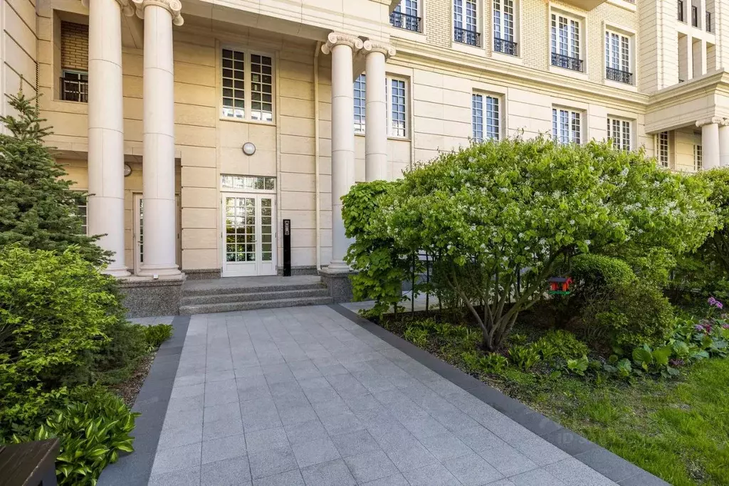 3-к кв. Москва ул. Ефремова, 19к3 (167.4 м) - Фото 1