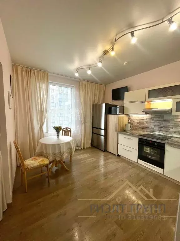 3-к кв. Татарстан, Казань ул. Сибгата Хакима, 60 (92.0 м) - Фото 0