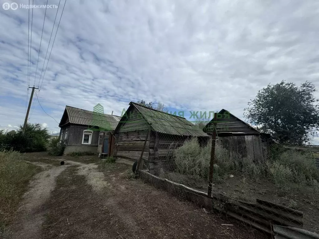 Дом в Саратовская область, Новобурасский муниципальный район, ... - Фото 1