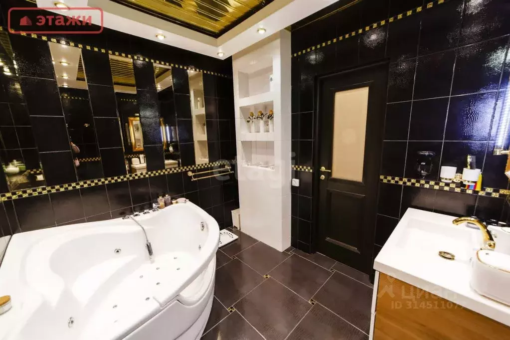 4-к кв. Карелия, Петрозаводск Мурманская ул., 1А (135.7 м) - Фото 0