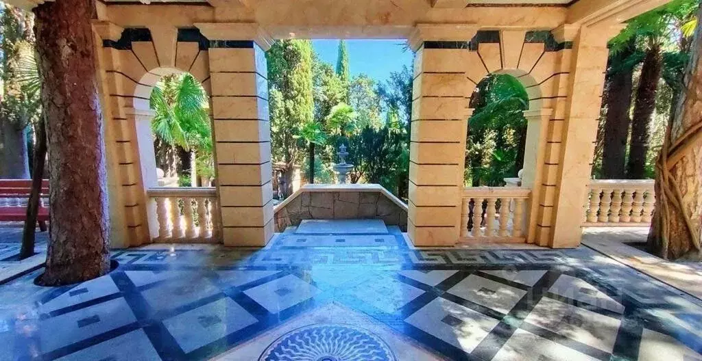 Дом в Крым, Ялта ул. Павленко, 8 (500 м) - Фото 1