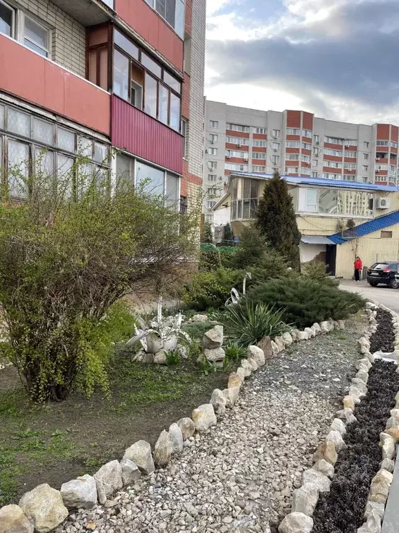 3-к кв. Саратовская область, Энгельс ул. Маяковского, 37 (94.9 м) - Фото 0