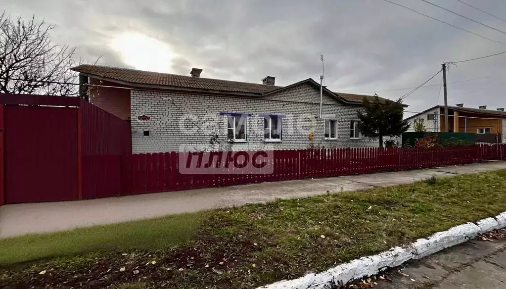 Дом в Курская область, Курчатовский район, д. Дружная ул. ... - Фото 1