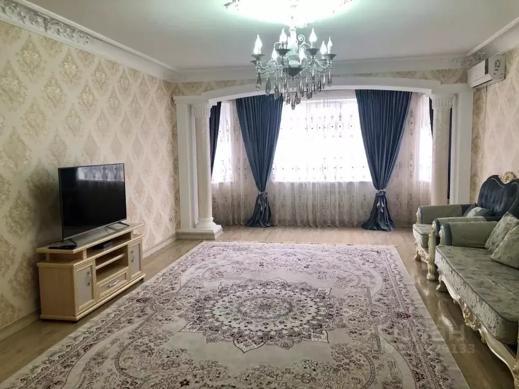 2-к кв. Чеченская республика, Грозный ул. Сайханова, 22А (89.0 м) - Фото 1