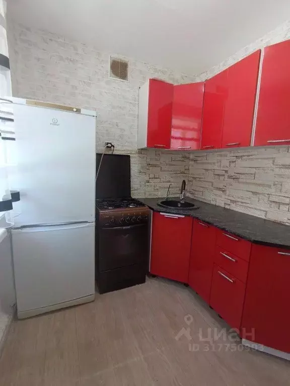 2-к кв. Оренбургская область, Ясный Северная ул., 8 (43.1 м) - Фото 0