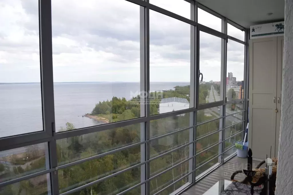 2-к кв. Карелия, Петрозаводск Береговая ул., 2 (47.0 м) - Фото 1