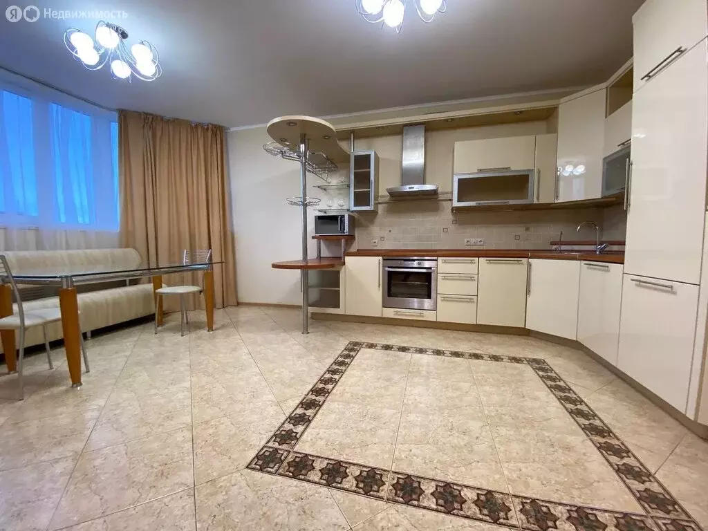 3-комнатная квартира: Уфа, Новомостовая улица, 8 (110 м) - Фото 1