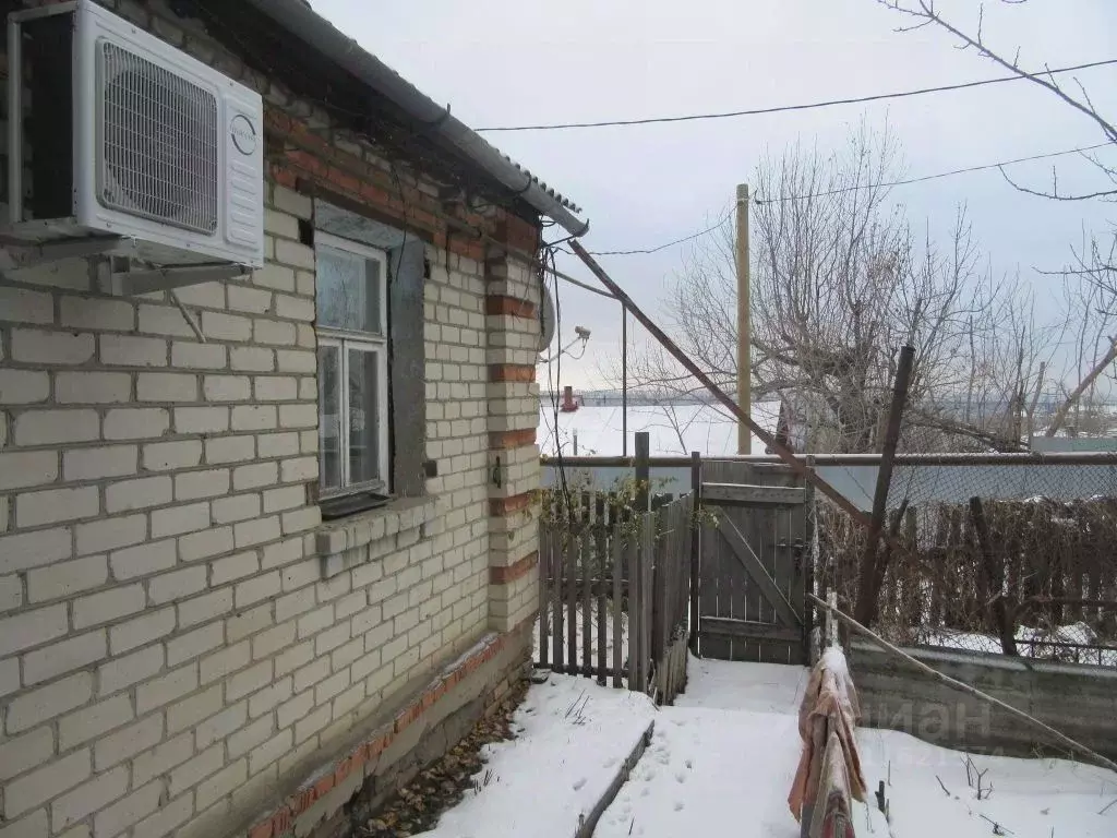 Дом в Саратовская область, Саратов проезд 13-й Увекский (63 м) - Фото 1