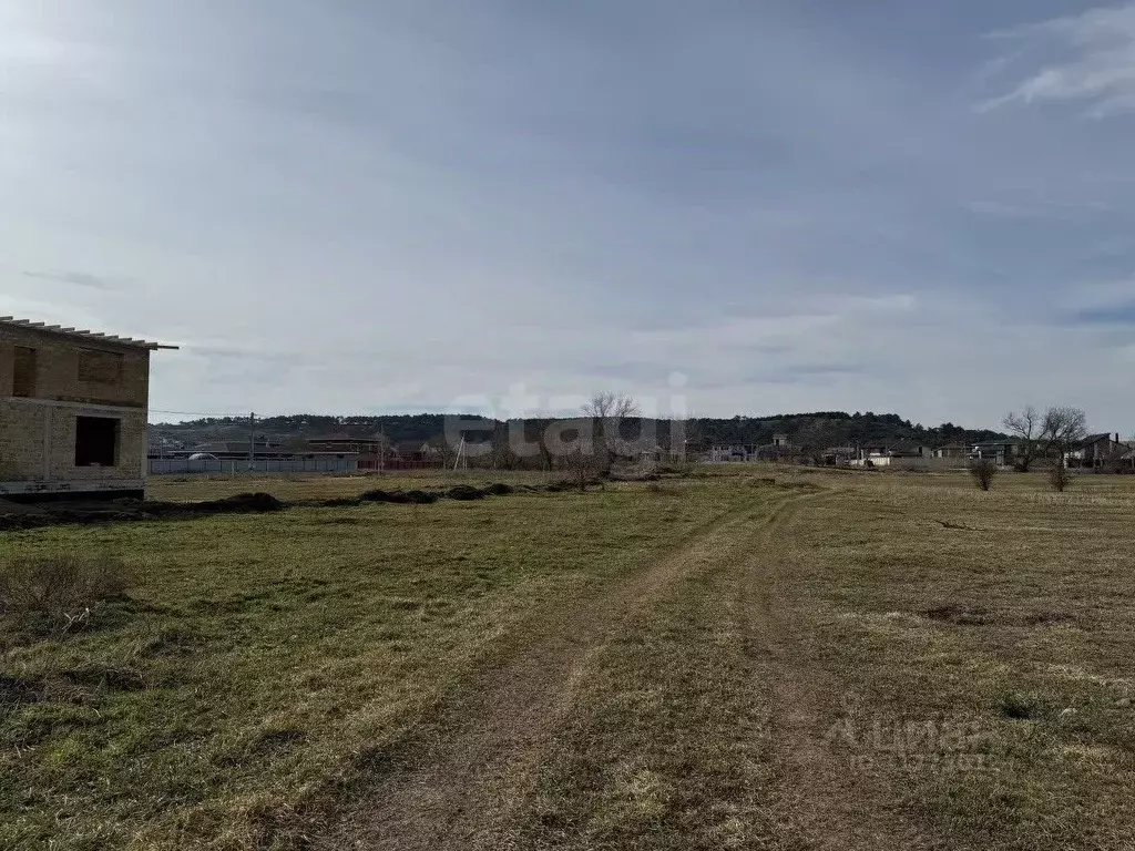 Участок в Крым, Симферопольский район, с. Мирное  (6.0 сот.) - Фото 1