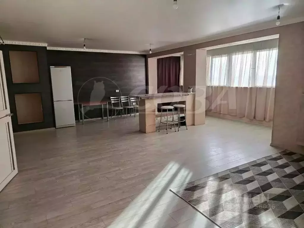 2-к кв. Тюменская область, Тюмень бул. Бориса Щербины, 22 (90.0 м) - Фото 2