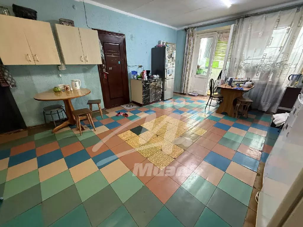 Продается комната в 4-комнатной квартире - Фото 1