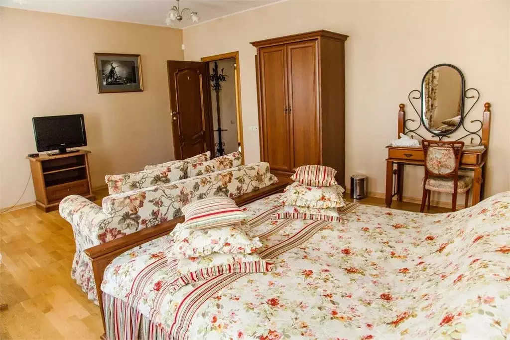 Комната Псковская область, Псков ул. Воеводы Шуйского, 17 - Фото 1