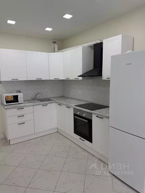 3-к кв. Москва ул. Юлиана Семенова, 8к2 (65.0 м) - Фото 0