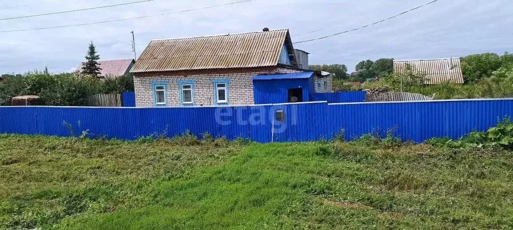 Дом в Башкортостан, Стерлитамакский район, с. Наумовка ул. 70 лет ... - Фото 0