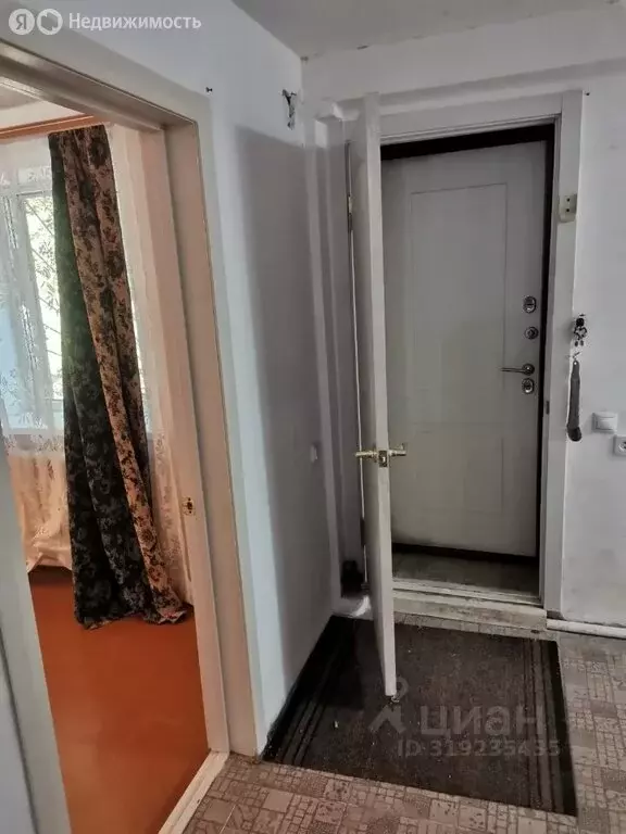 3-комнатная квартира: Таганрог, улица Пальмиро Тольятти, 42-3 (84 м) - Фото 0