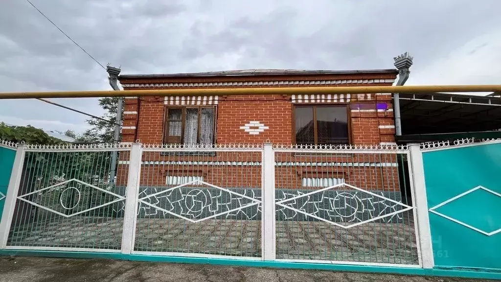 Дом в Краснодарский край, Лабинск ул. Турчанинова, 65 (98 м) - Фото 0