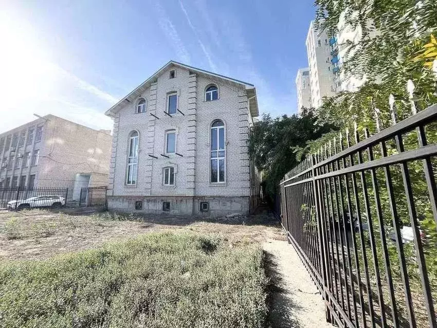 Коттедж в Астраханская область, Астрахань ул. Грибоедова, 16 (627 м) - Фото 2