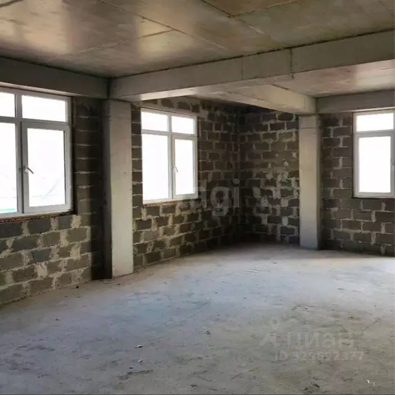 2-к кв. Северная Осетия, Владикавказ ул. Хадарцева, 8 (75.0 м) - Фото 1