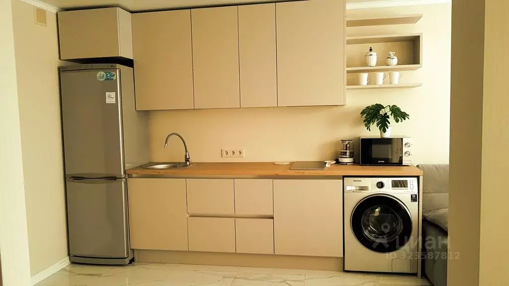 1-к кв. Саратовская область, Саратов ул. Имени И.В. Мичурина, 18/68 ... - Фото 0