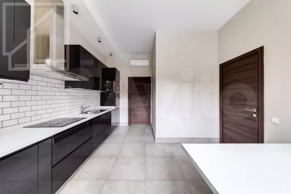6-к. квартира, 329 м, 3/3 эт. - Фото 1