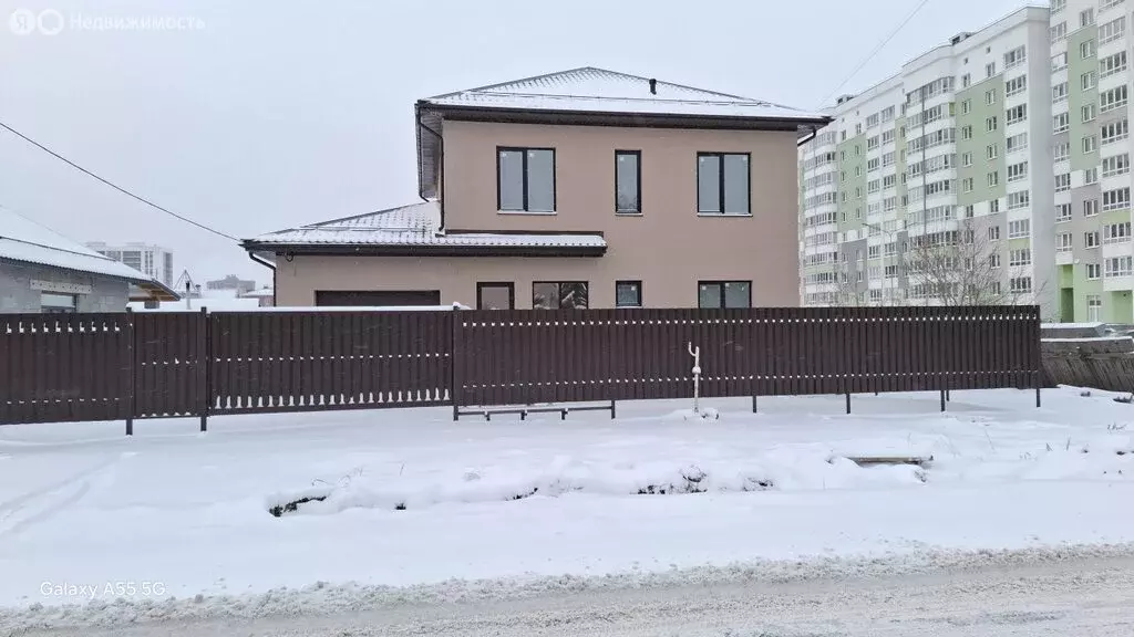 Дом в Верхняя Пышма, улица Калинина, 21 (221 м) - Фото 1