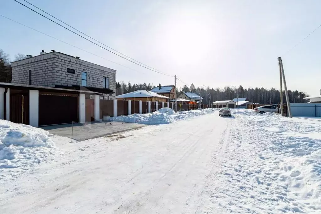 Участок в Тюменская область, Тюменский район, д. Ушакова ул. Тихая, 6 ... - Фото 0