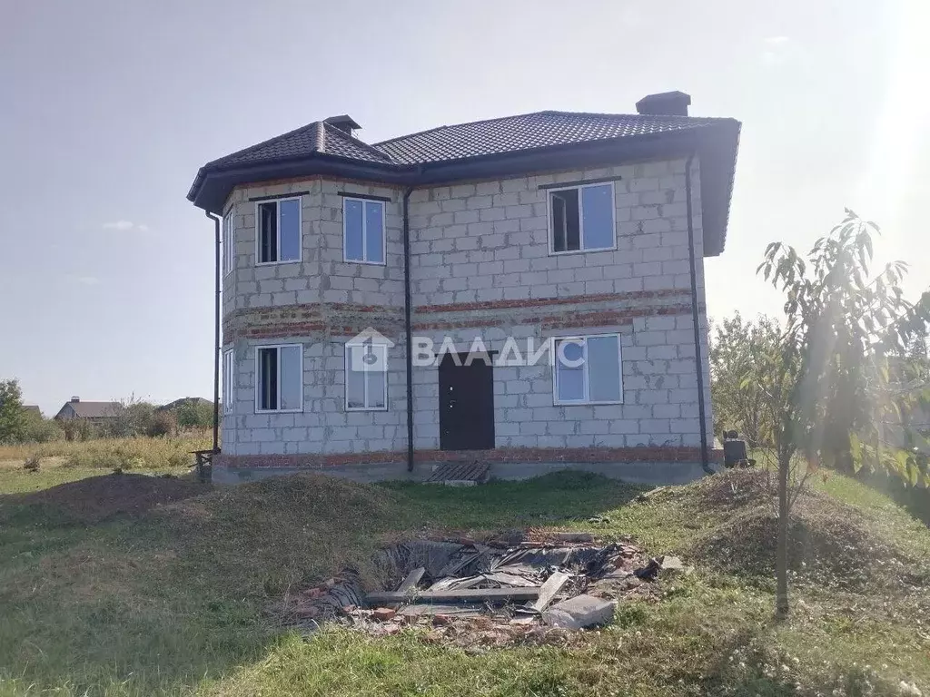 Дом в Белгородская область, Белгородский район, Пушкарское с/пос, с. ... - Фото 1