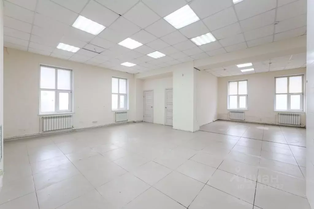 Офис в Челябинская область, Челябинск ул. Тополиная, 21 (148 м) - Фото 1
